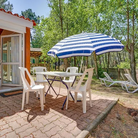 Vakantiehuis Lovely In With Kitchen